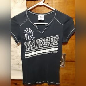 Women's Navy Yankees Graphic Tee